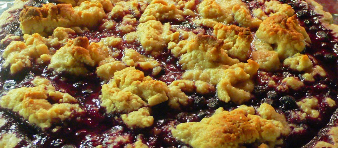 Blueberry Pie with Crumble Topping